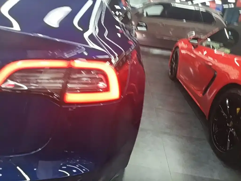 Tesla Model 3 — фото 2