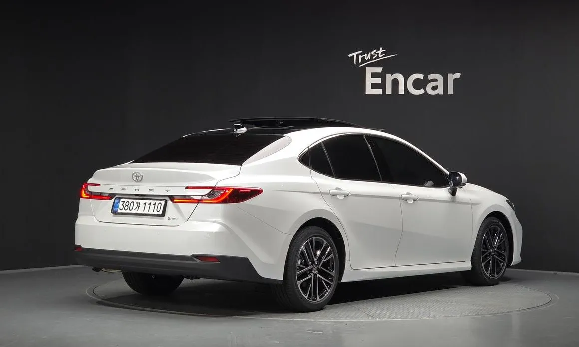 Toyota Camry — фото 5