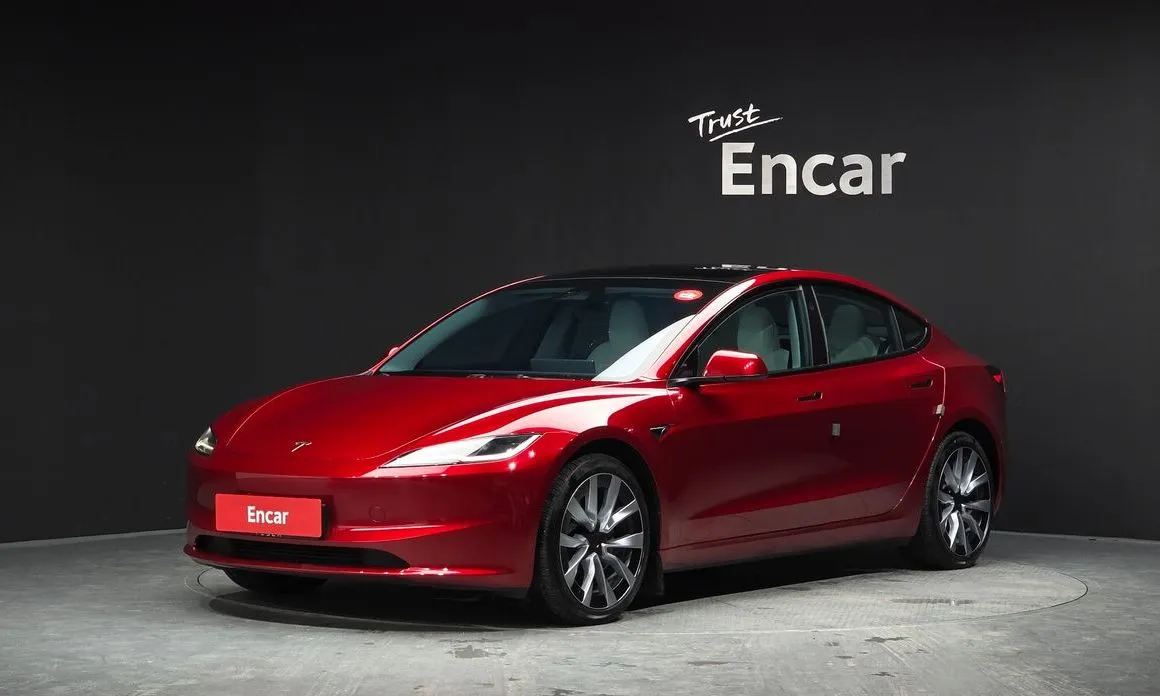 Tesla Model 3 — фото 1