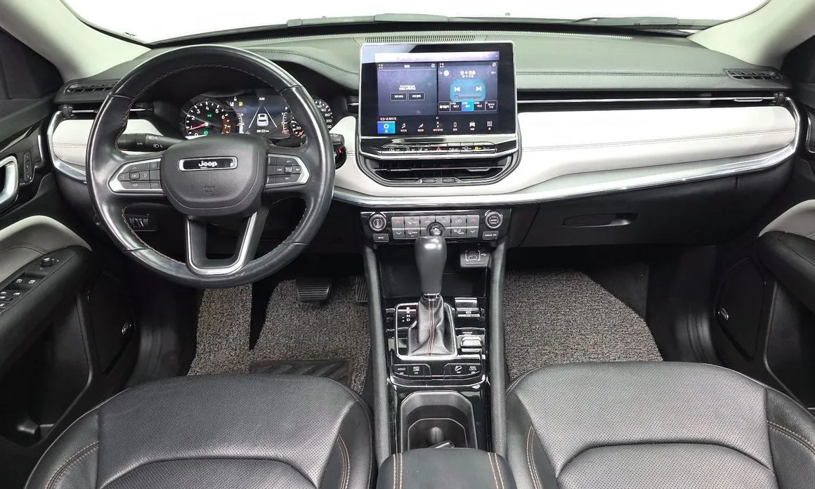 Jeep Compass — фото 9