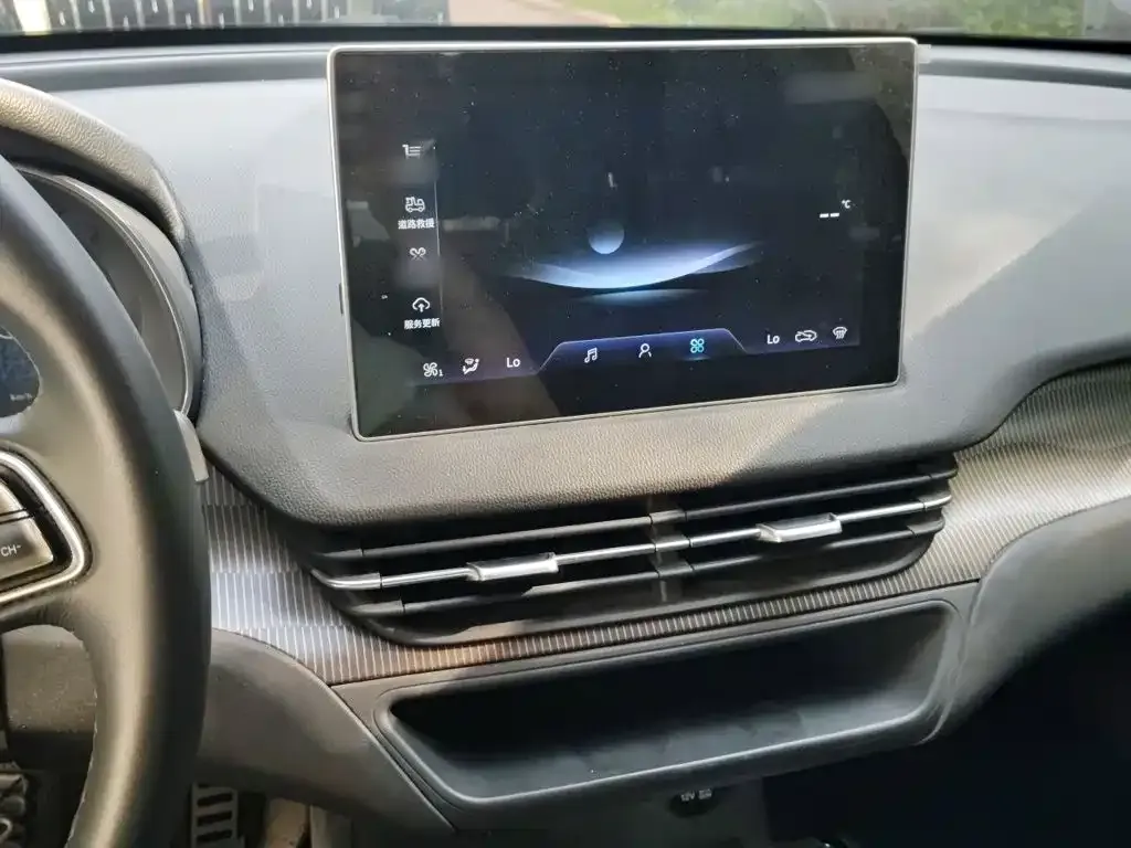 Hongqi E-QM5 — фото 10