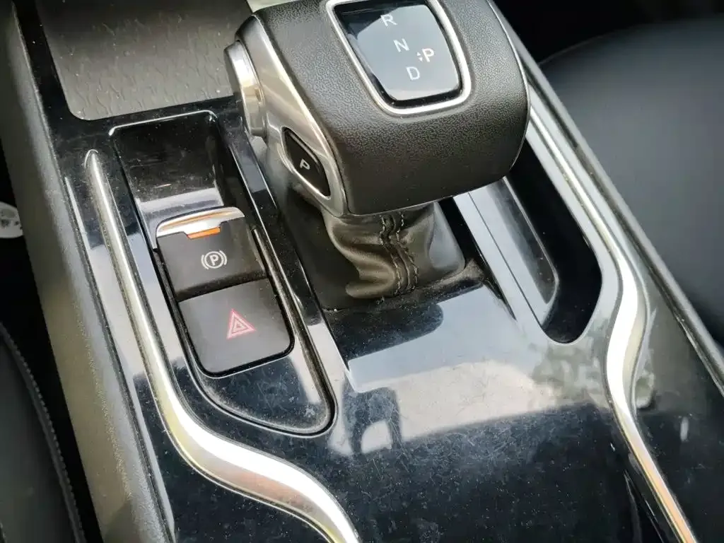 Hongqi E-QM5 — фото 2