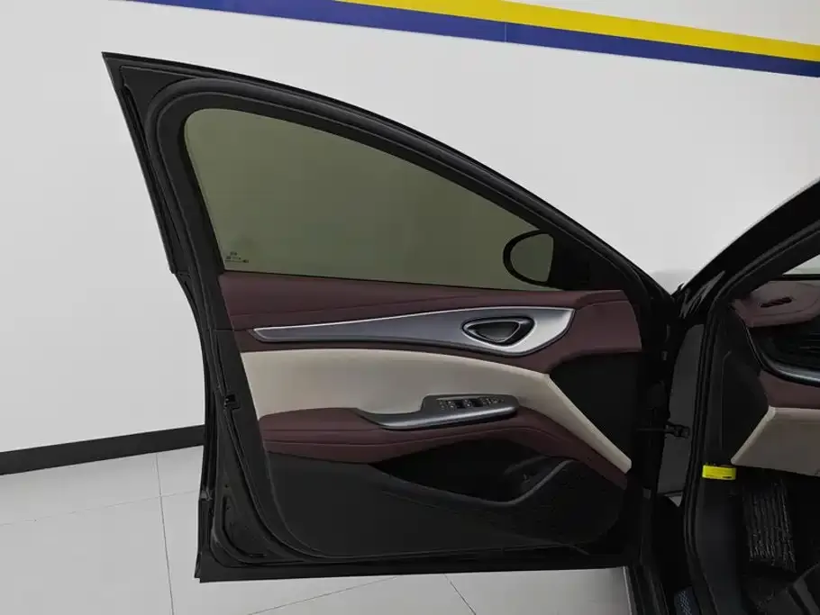 BYD Seal 07 DM-i — фото 8