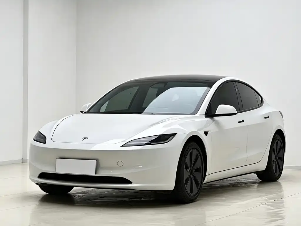 Tesla Model 3 — фото 1