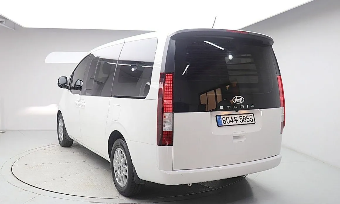 Hyundai Staria — фото 2