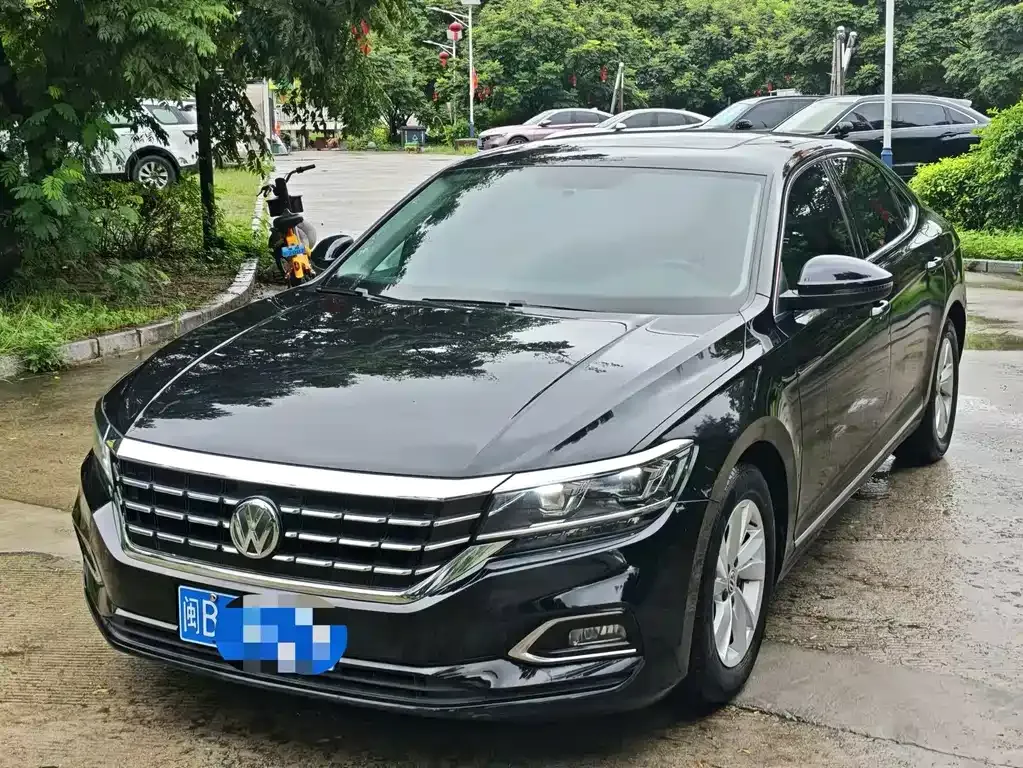 Volkswagen Passat — фото 1