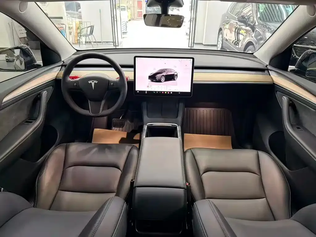 Tesla Model Y — фото 7