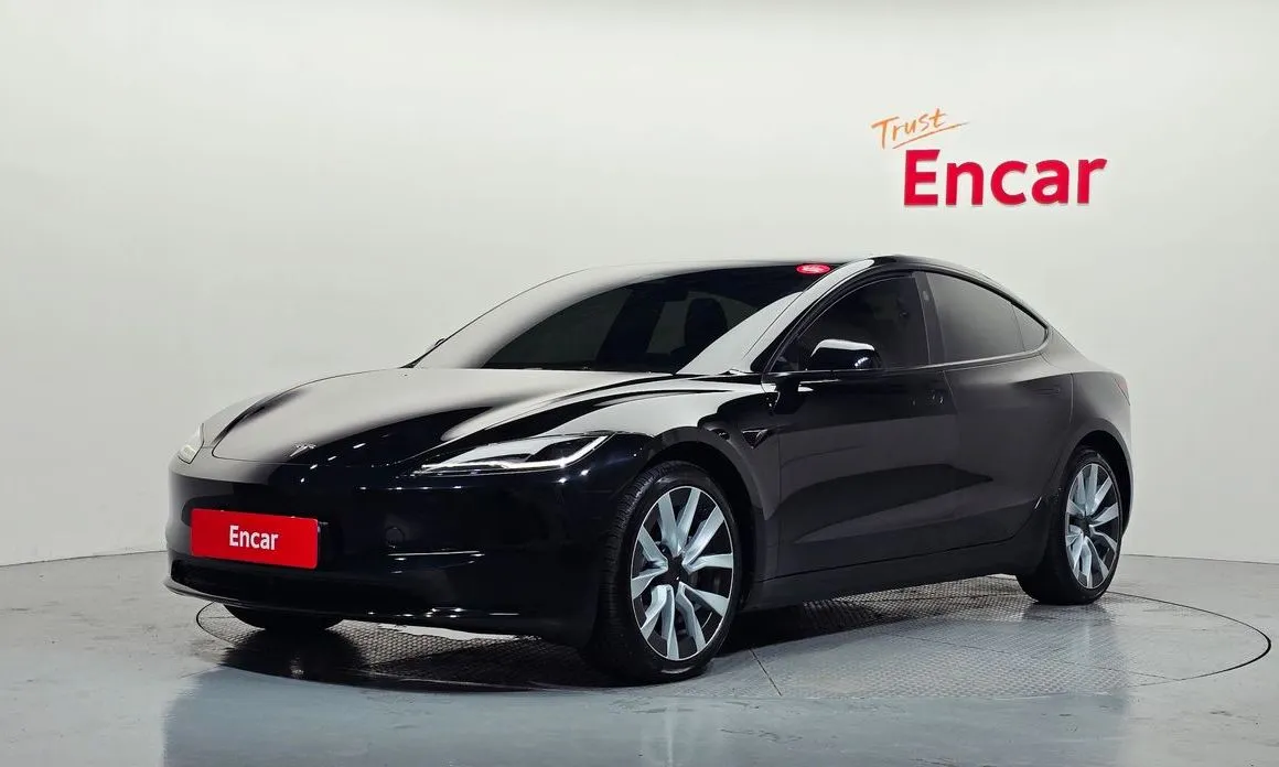 Tesla Model 3 — фото 1