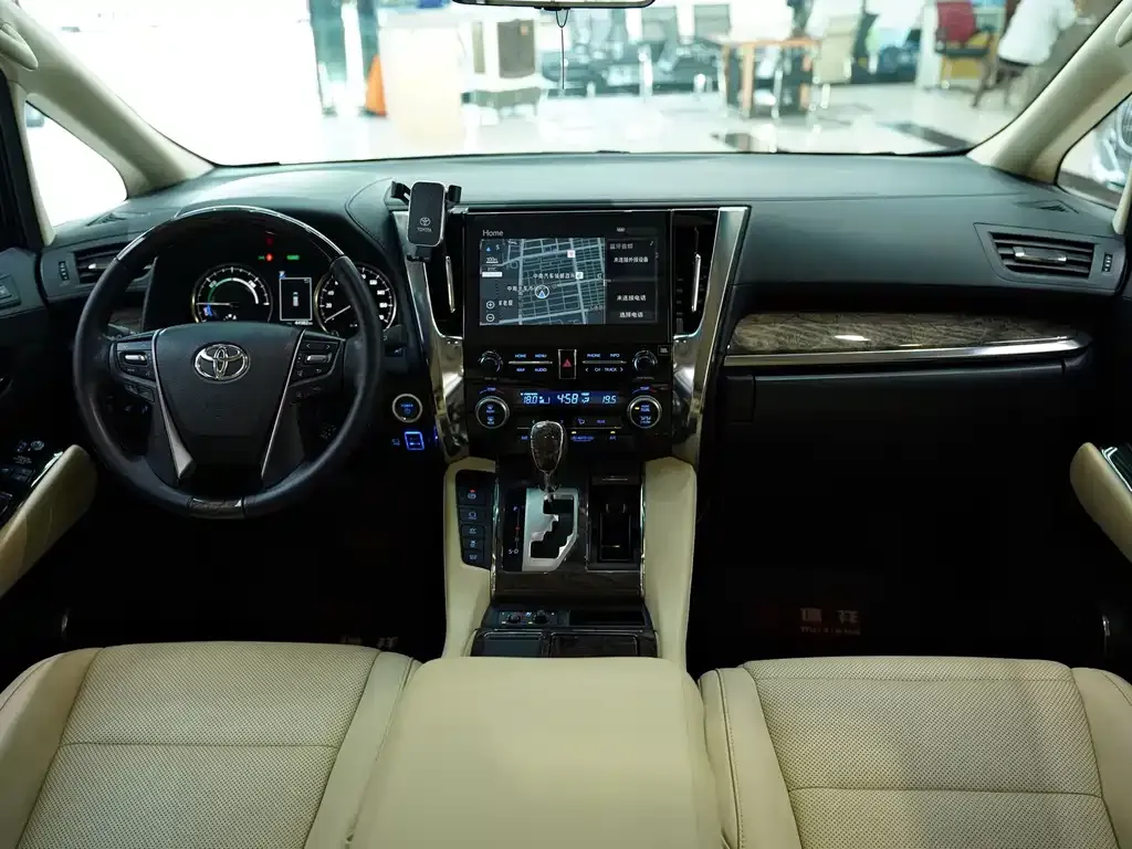 Toyota Vellfire — фото 5