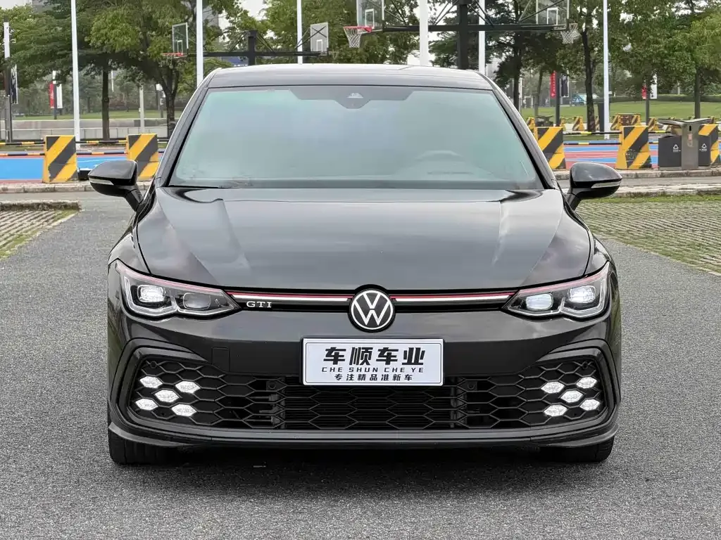 Volkswagen Golf GTI — фото 8