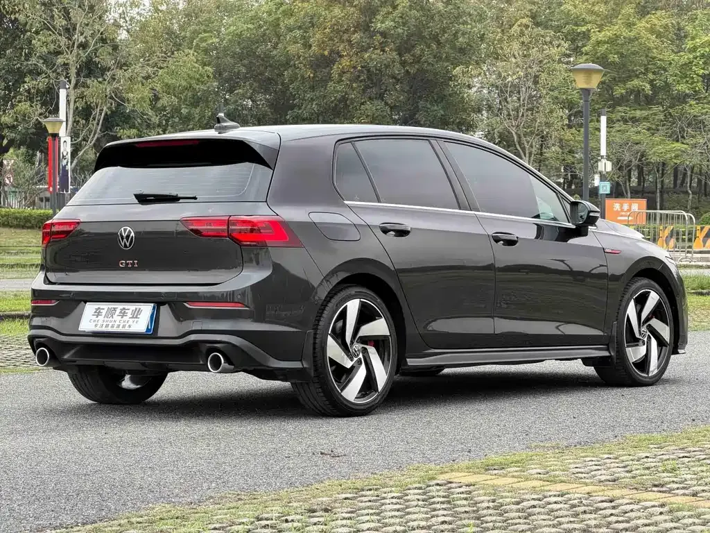 Volkswagen Golf GTI — фото 3