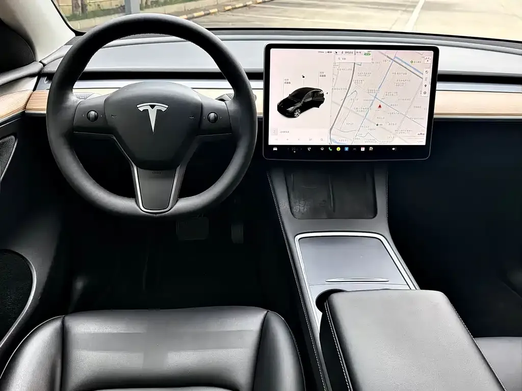 Tesla Model Y — фото 3