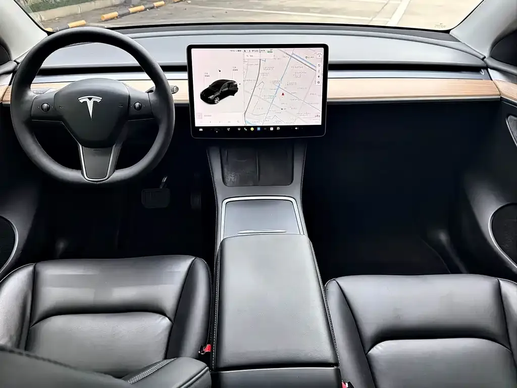 Tesla Model Y — фото 2