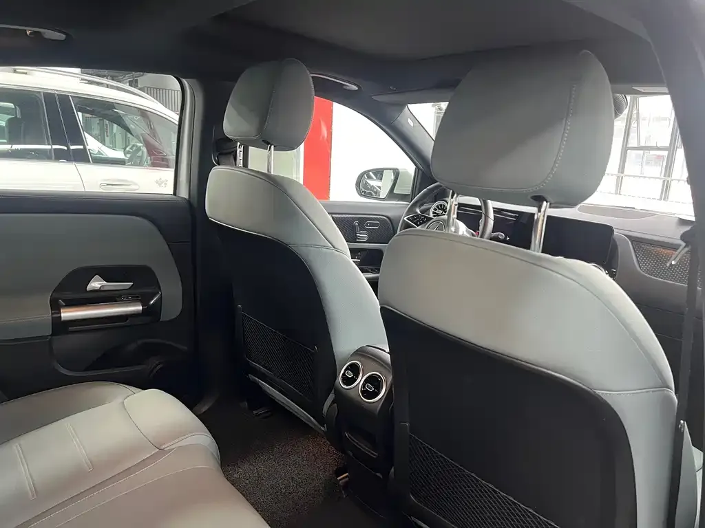Mercedes-Benz EQA — фото 10