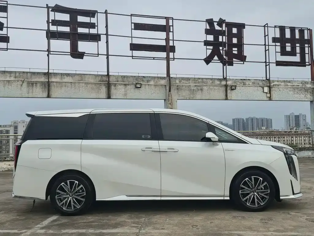 GAC Motor Trumpchi M8 — фото 10