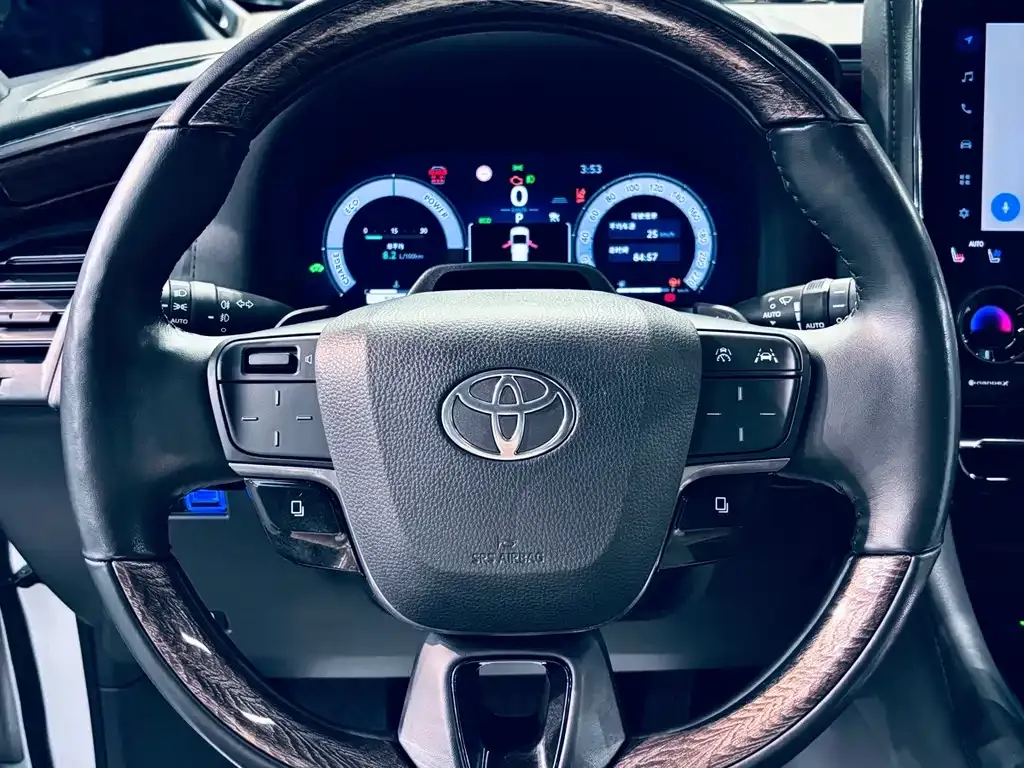 Toyota Alphard — фото 7