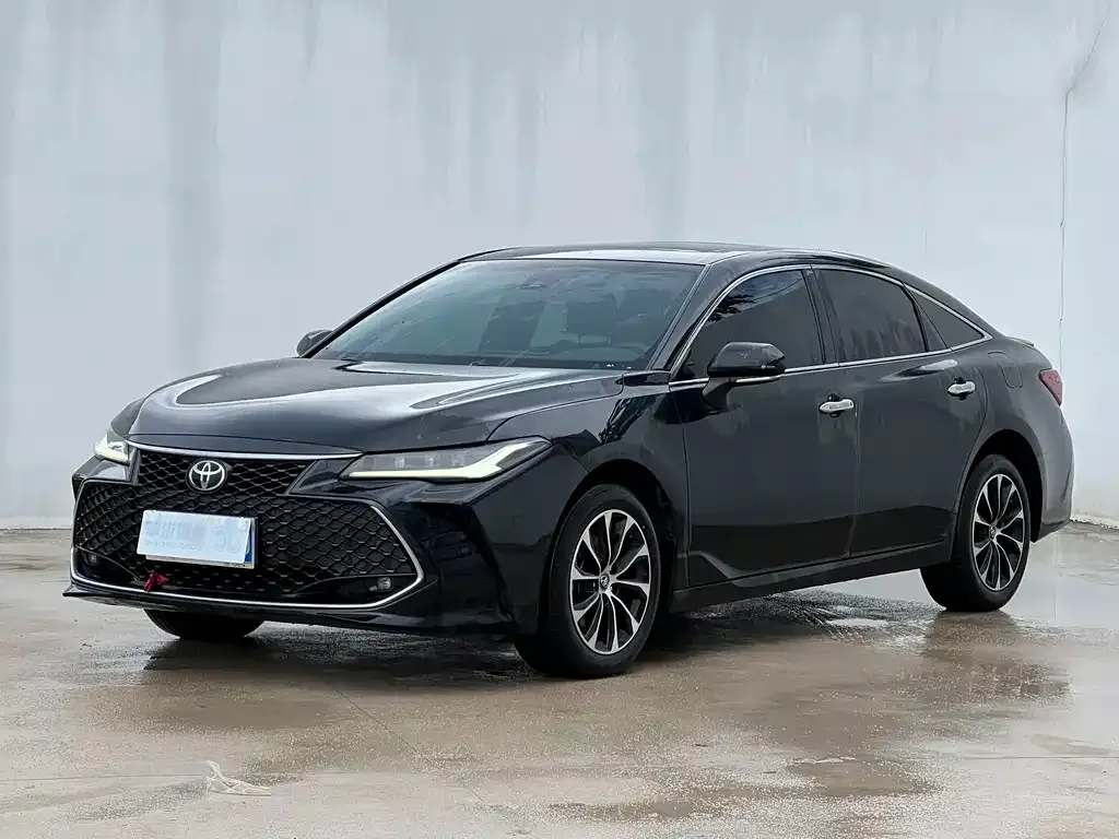 Toyota Avalon — фото 1
