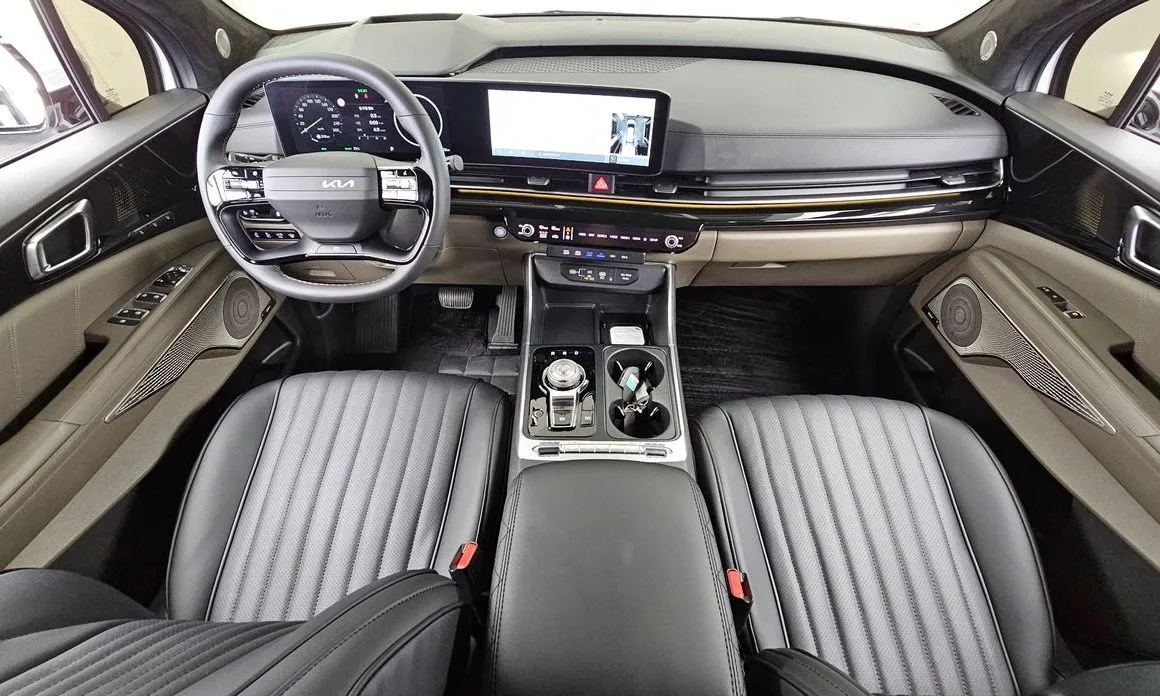 Kia Carnival — фото 10