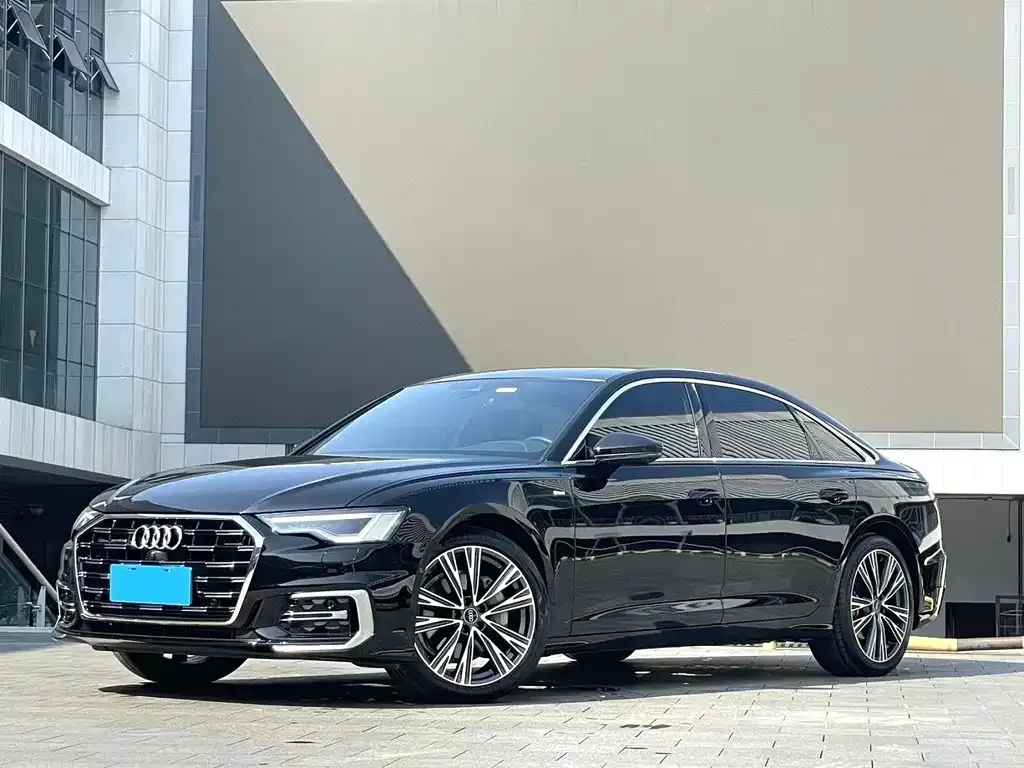 Audi A6L — фото 1