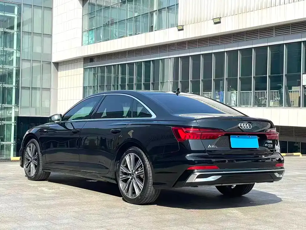 Audi A6L — фото 8