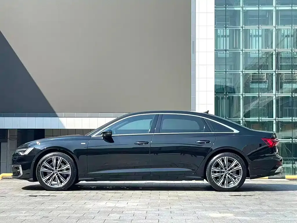 Audi A6L — фото 5