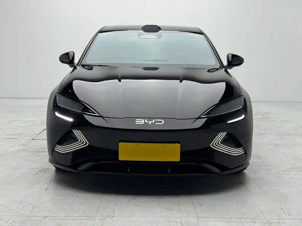 BYD Seal — фото 1
