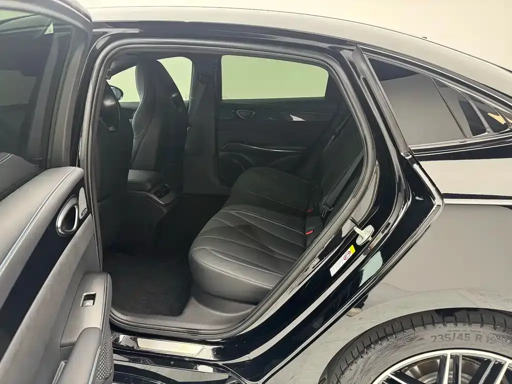 BYD Seal — фото 8