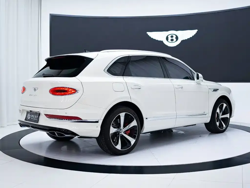 Bentley Bentayga — фото 2