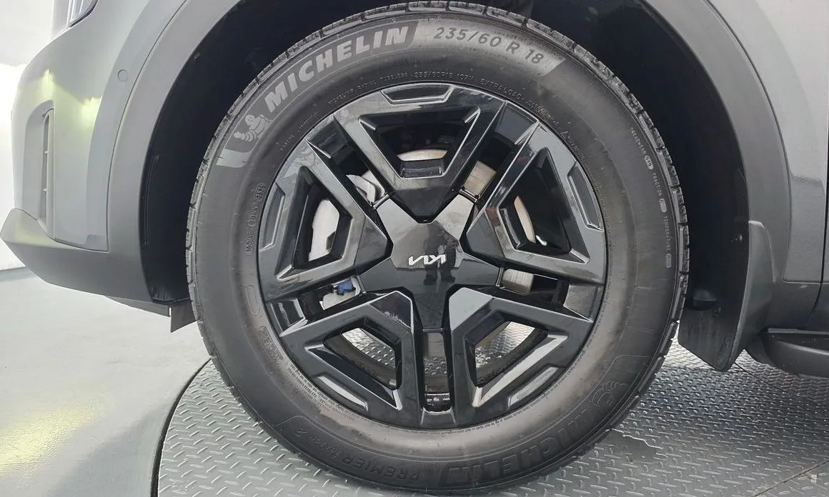 Kia Sorento — фото 9