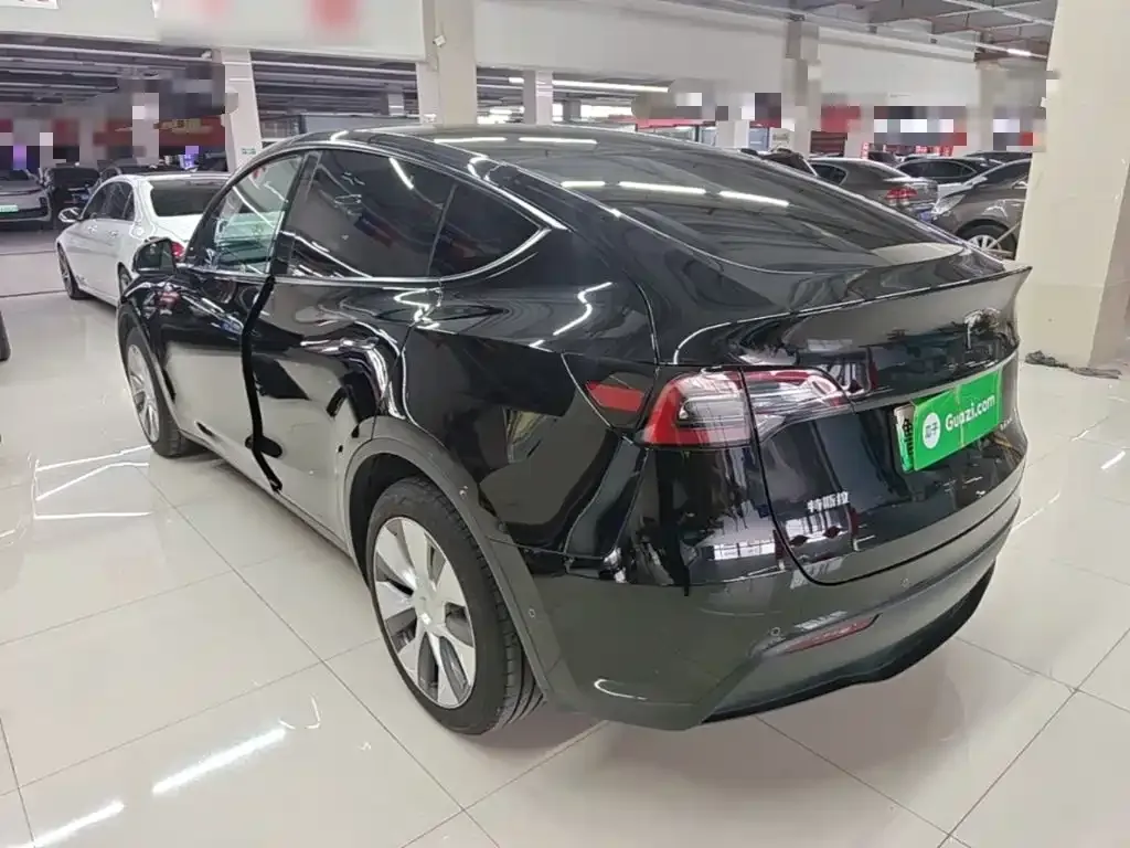 Tesla Model Y — фото 4