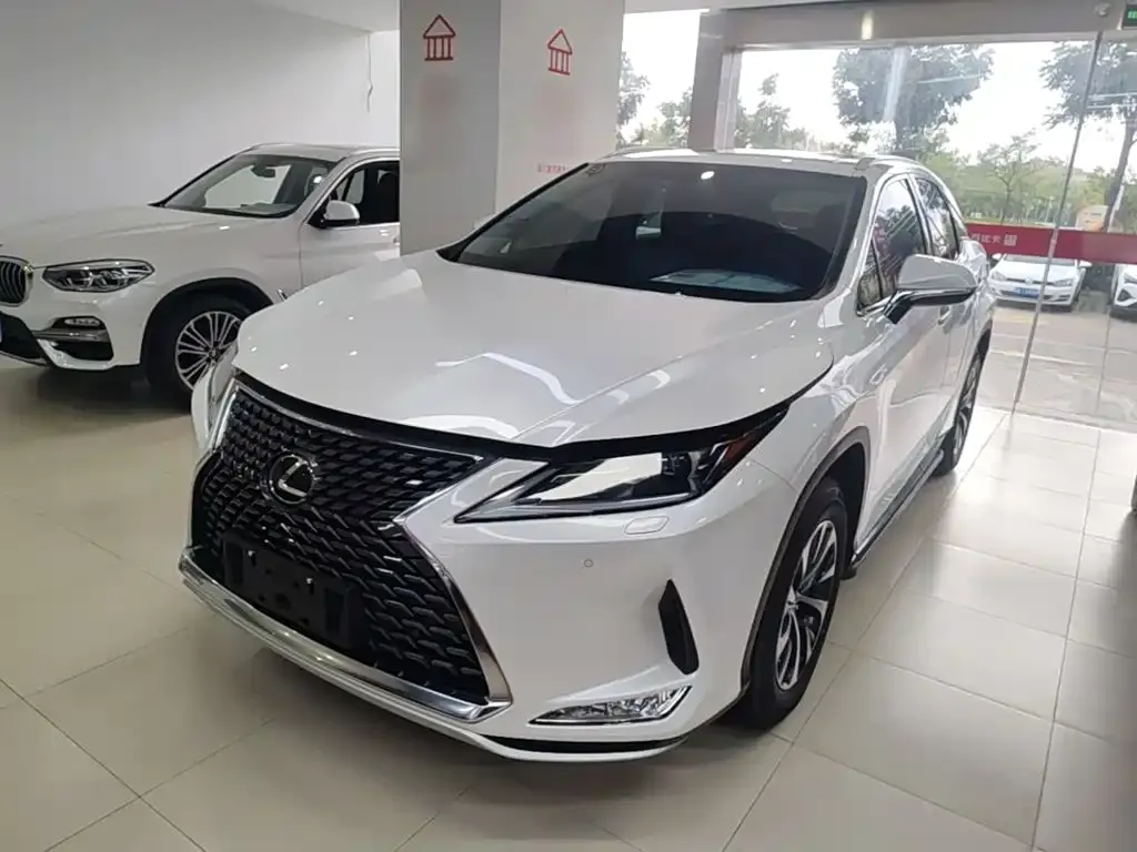 Lexus RX — фото 1