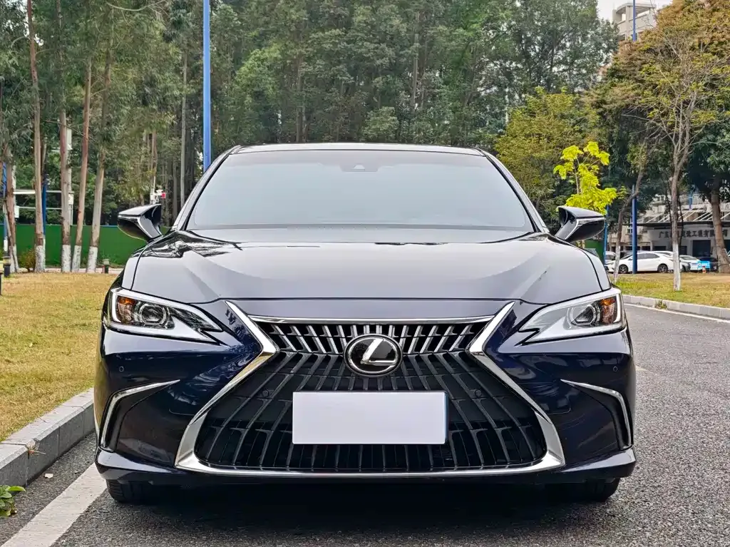 Lexus ES — фото 4
