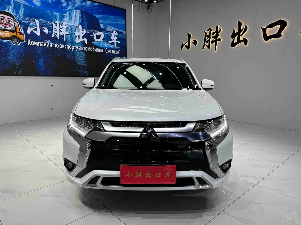 Mitsubishi Outlander — фото 5