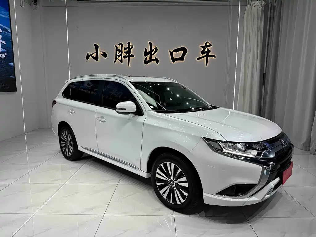 Mitsubishi Outlander — фото 3
