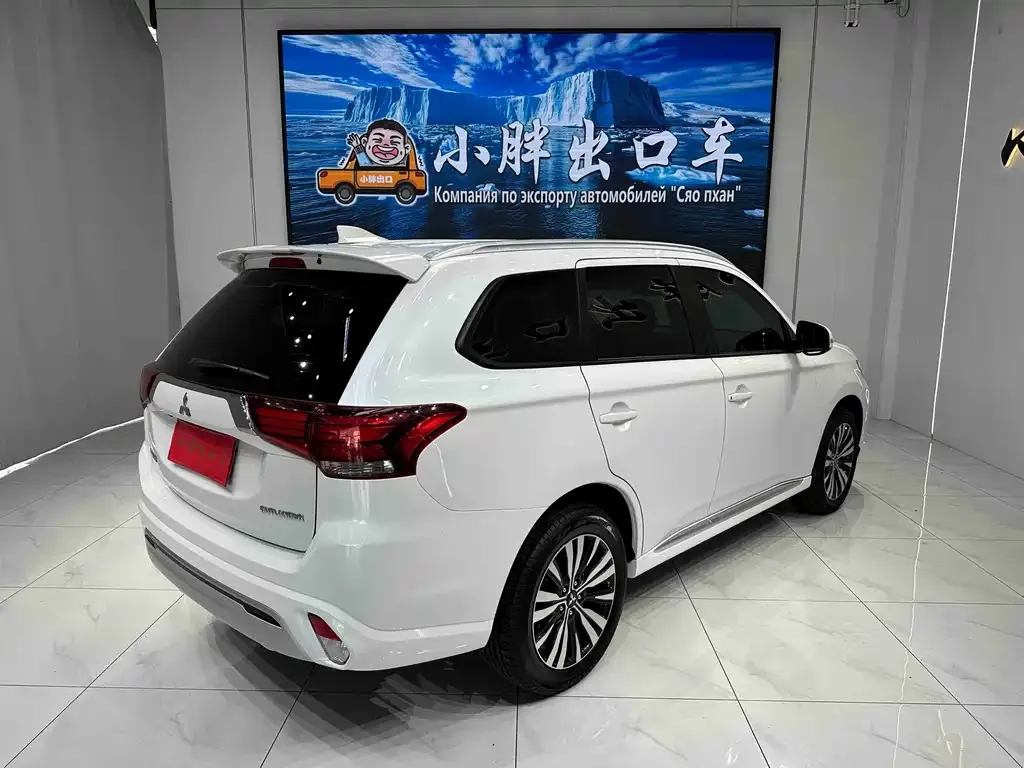 Mitsubishi Outlander — фото 2