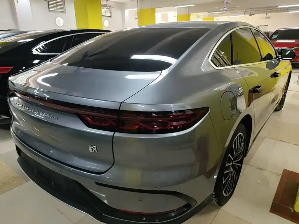 BYD Han — фото 10