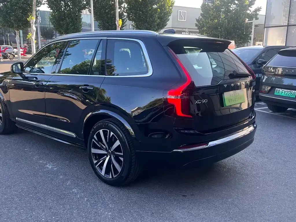 Volvo XC90 PHEV — фото 9