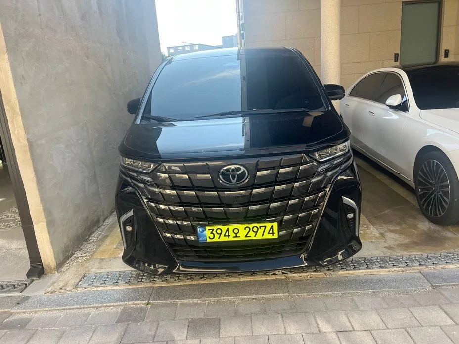 Toyota Alphard — фото 10