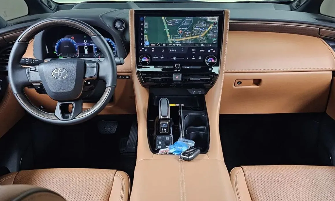 Toyota Alphard — фото 9