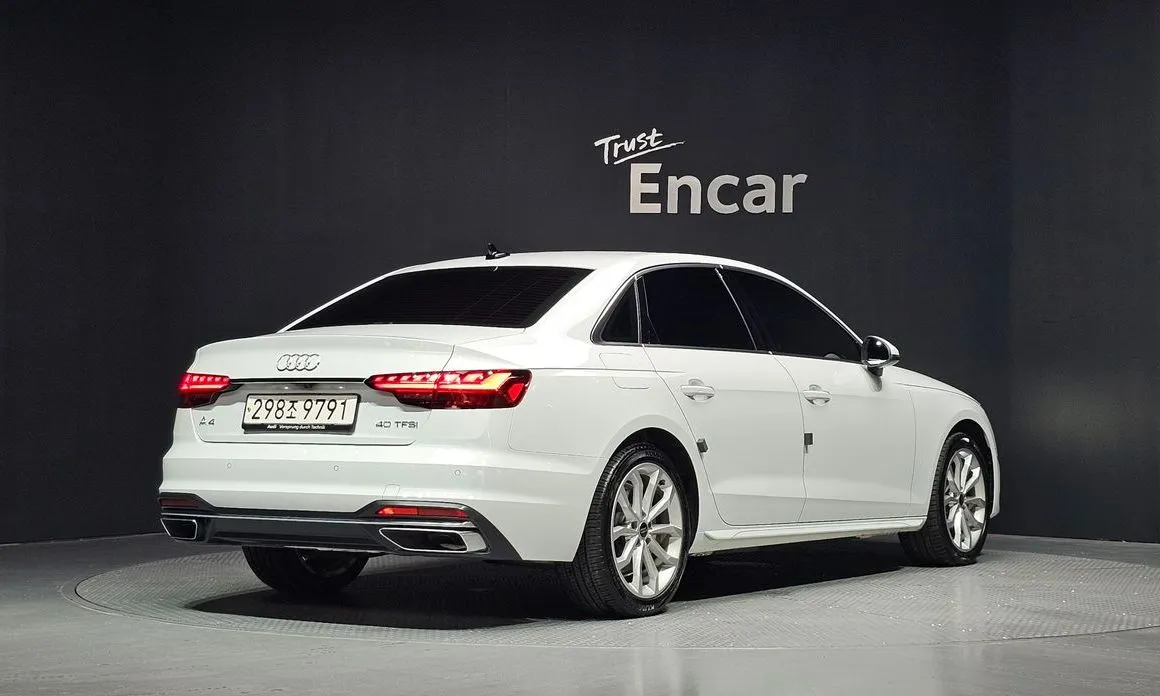 Audi A4 — фото 4