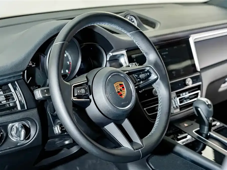 Porsche Macan — фото 4