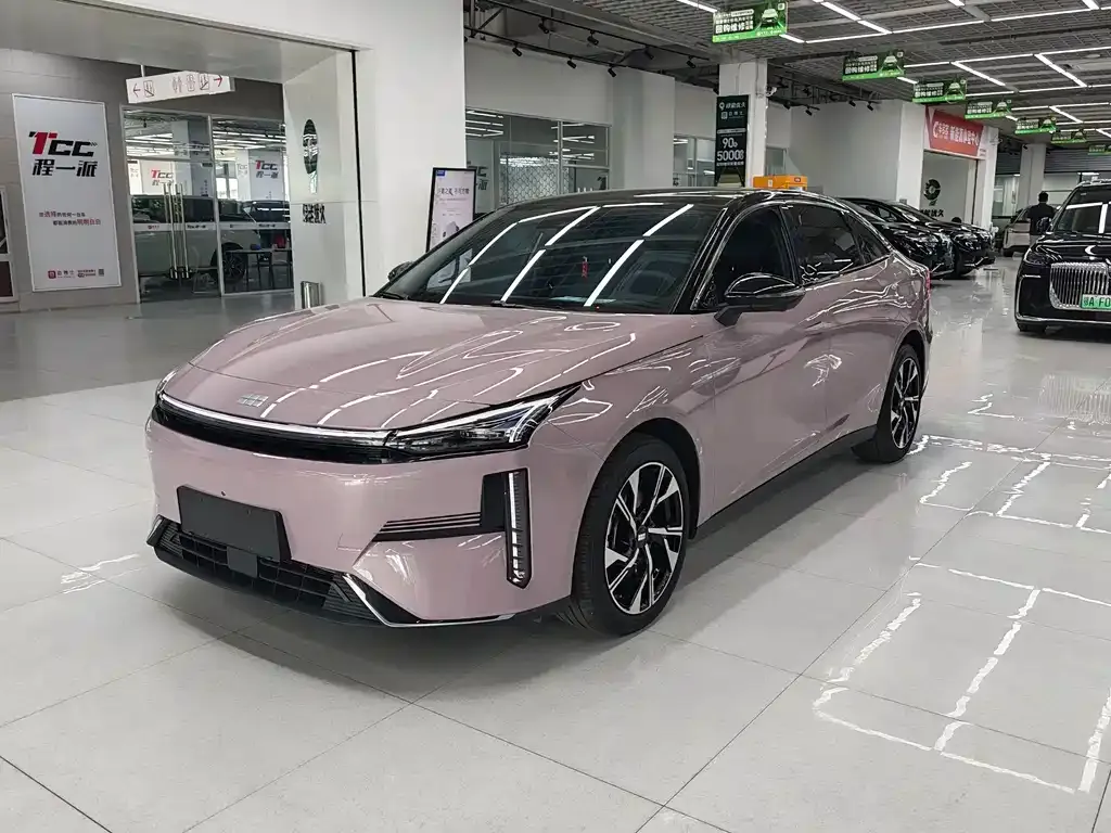 Geely Galaxy L6 — фото 1
