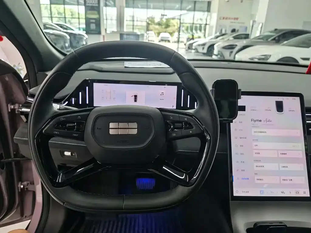 Geely Galaxy L6 — фото 2
