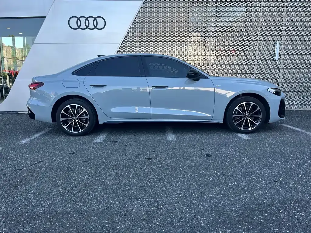 Audi A5L — фото 9