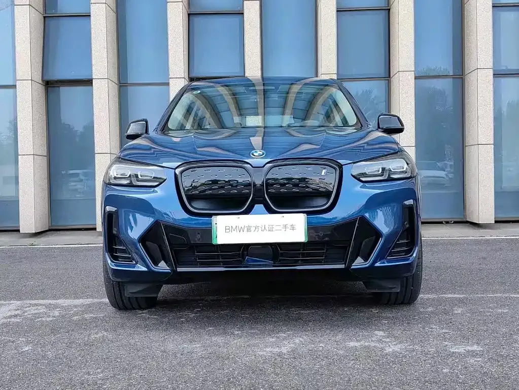 BMW iX3 — фото 1