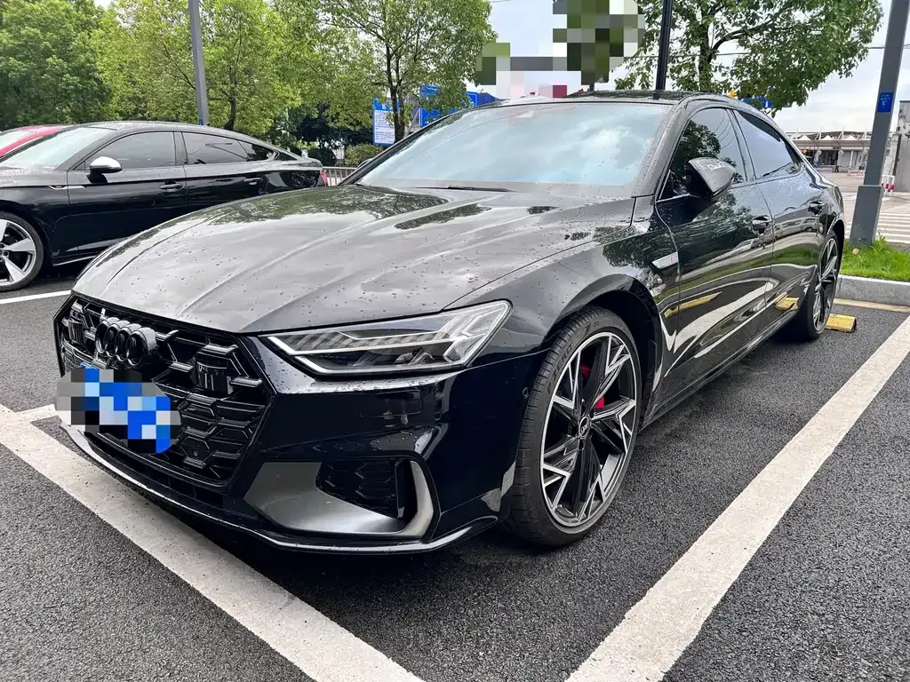 Audi A7L — фото 1