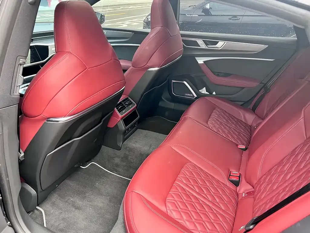 Audi A7L — фото 5