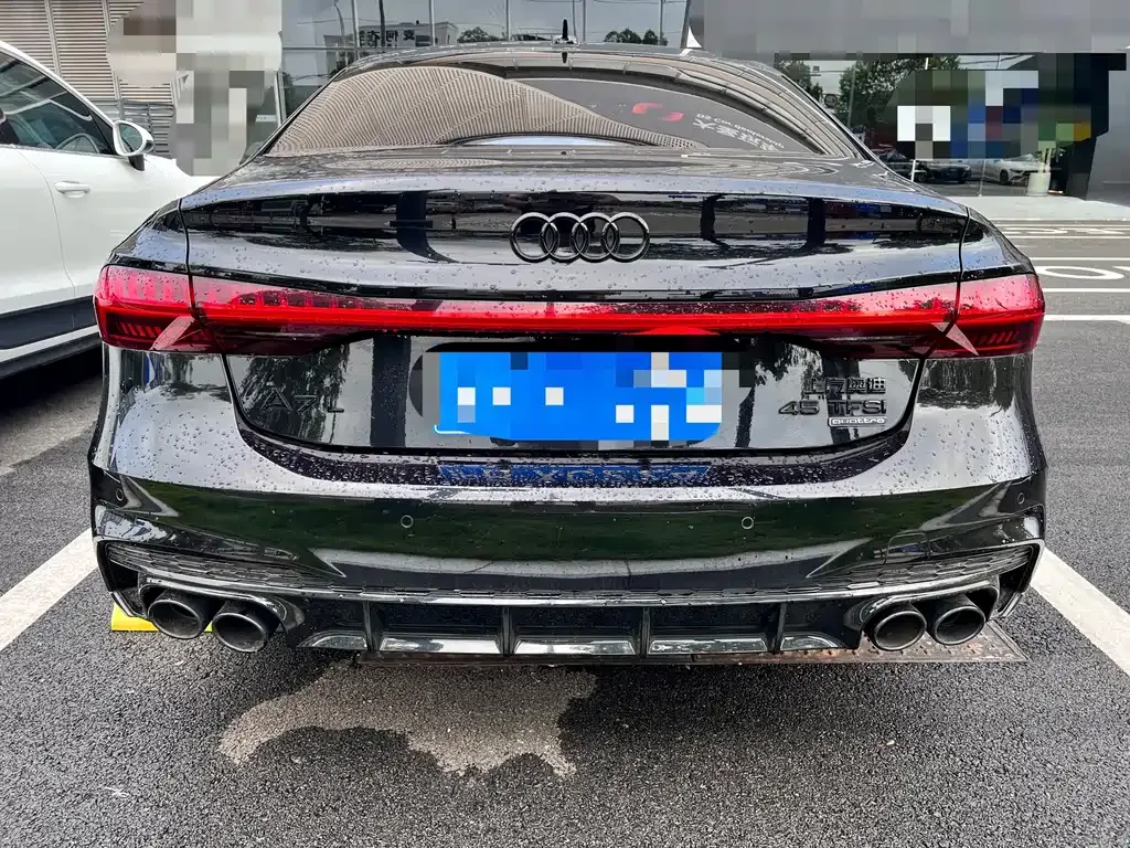 Audi A7L — фото 8