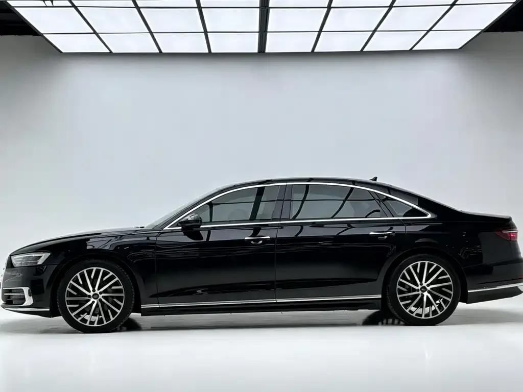 Audi A8 — фото 6