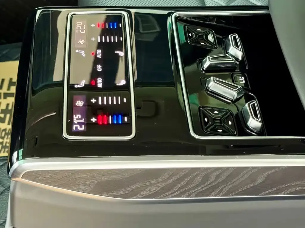 Audi A8 — фото 4